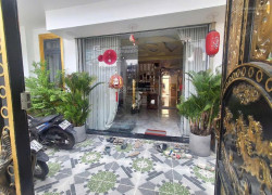 Chính chủ bán nhà 3 tầng kiên cố, rộng rãi – vị trí đẹp đường Huỳnh Tấn Phát, Quận 7