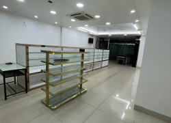 Cho thuê nhà phố kinh doanh 92 La Thành , 7 tầng có hầm để xe rộng rãi, vị trí đắc địa