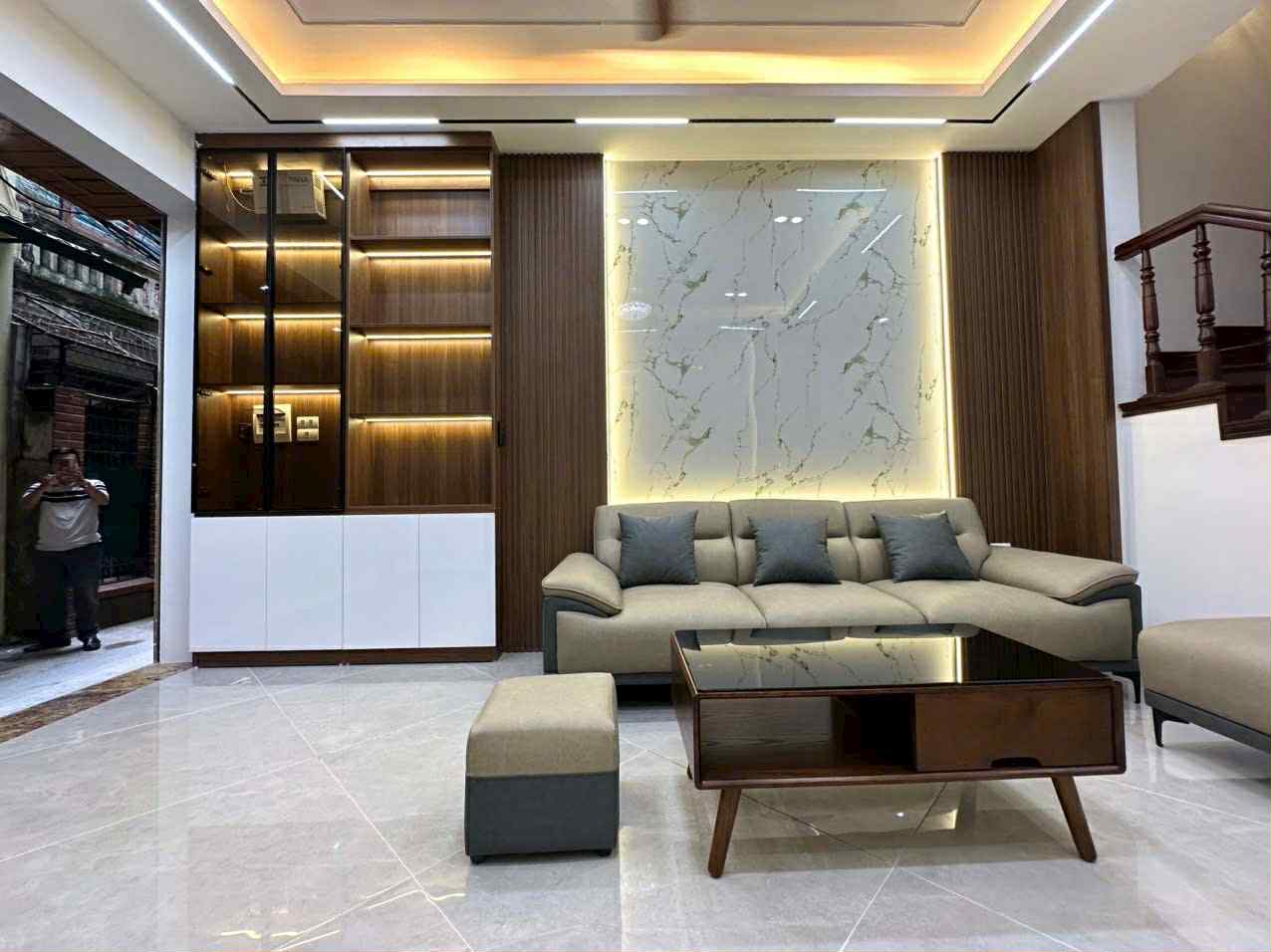 Bán nhà Kim Ngưu, quận Hai Bà Trưng 45m, nhà đẹp công năng đầy đủ, ngõ rộng, thông, gần phố