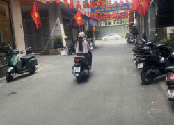Nhà đẹp Trần Quốc Hoàn, phân lô bàn cờ, thang máy, ô tô tránh vào nhà, ở ngay, kinh doanh tấp nập