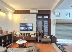 Bán nhà ngõ ô tô tránh phố Minh Khai, 42m2, 10.6 tỷ