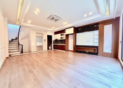 Bán nhà ngõ ô tô tránh phố Lạc Trung, 40m2, 10.8 tỷ
