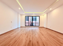 Bán nhà ngõ 10 Võng Thị, gần hồ, gần phố đi bộ, cho thuê 70 - 90tr/tháng