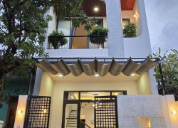 GIÁ GIẢM CỰC SỐC CHỈ 2X TỶ, SỞ HỮU NGAY NHÀ THỦ DẦU MỘT 1 TRỆT 2 LẦU MỚI KENG MẶT TIỀN