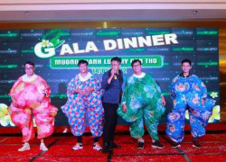 chiếc áo khổng lồ , áo nhét bóng vào trong , áo chơi gala , sự kiện