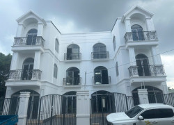 Bán căn biệt thự nhà thô mặt tiền đường Phường Bình Chiểu Thủ Đức