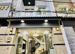 Nhà mới xây chính chủ chỉ 950tr sở hữu căn nhà 1 trệt 2 lầu 120m2, ngay Bùi Ngọc Thu - Thủ Dầu Một, hẻm oto