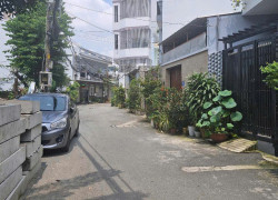 Vị  trí siêu đỉnh, lô góc 3 mặt tiền xe tải tránh, tiện mua ở ,làm văn phòng trụ sở công ty 
98 m2 chỉ 9 tỷ