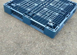 sale pallet nhựa 1100x1100x150mm mới 95% 0799.345.292