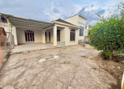 Bán lô đất đẹp Diên Sơn ngang 10m 
Diện tích : 220m2 Giá : 1ty9 lh e