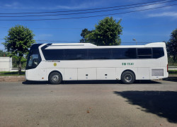 CHO THUÊ XE LIMOUSINE 28 CHỔ GIÁ RẺ TP.HCM