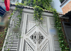 Nhà bán ngay Lạc Long Quân, Diện tích 4 x 15, 4 tầng, 3 phòng mới ở ngay, Giá chỉ nhỉnh 7 tỷ