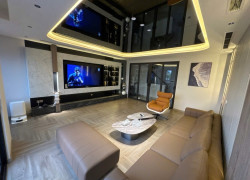 Bán nhà Ngọc Thuỵ 56m2 6 tầng mặt tiền 5.6m ngõ thông oto full nội thất