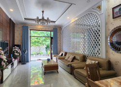 BÁN BIỆT THỰ -C1 – VĨNH ĐIỀM TRUNG, NHA TRANG Góc đường Nguyễn Hữu Xuyến Giá: 20,5 tỷ lh e để đi xem nhà