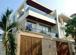 Bán Biệt Thự Góc 2MT Trung Tâm Bình Thạnh – Đất Vuông 11x16m, Giá Tốt