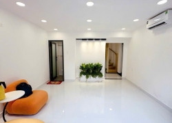 Bán nhà mặt tiền Cô Giang, P2 Phú Nhuận, nhà mới đẹp ở ngay.
