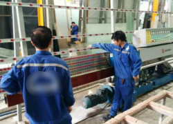 Cty Long Giang chuyên kính xây dựng tuyển Nam công nhân sản xuất
