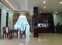 NHÀ VƯỜN THOÁNG MÁT-DÂN XÂY-ÔTÔ VÀO NHÀ-130M 2T-Ở SƯỚNG-BÁT KHỐI LONG BIÊN
