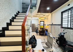 Hiếm! Nhà hẻm xe hơi Nguyễn Gia Trí – Bình Thạnh, khu VIP cực hiếm nhà bán!
DT 3.5x13m (45m²), 1 trệt 1 lầu, 2PN, 3WC,