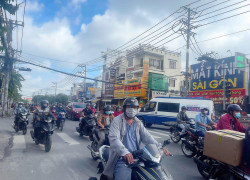 HIẾM - MẶT TIỀN PHAN VĂN HỚN QUẬN 12, NGANG GẦN 5M, 115M2, 3 PN