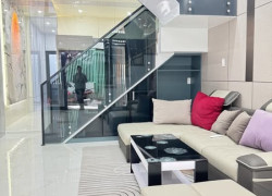 NHÀ HAI TẦNG MỚI ĐẸP SÁT MẶT TIỀN TRƯƠNG THỊ HOA. VỊ TRÍ VIP GẦN SIÊU THỊ MEGA MARKET QUẬN 12.