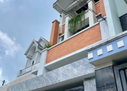 Nhà ngang 5m, hẻm xe hơi Đỗ Xuân Hợp, Sổ vuông vức, không lỗi phong thủy nhỏ hơn 4 tỷ