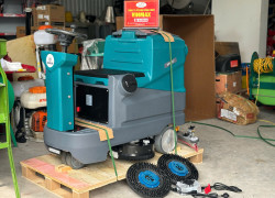 Máy chà sàn ngồi lái Kumisai KMS D7 giá rẻ