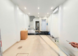 Bán Gấp Nhà Cầu Giấy 6 Tầng Thang Máy 40m2 Chỉ Nhỉnh 9 tỷ