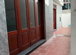 Bán nhà Thạch Bàn,Long Biên 5 tầng,31m,mt5.6m oto đỗ cổng nhỉnh 5 tỷ