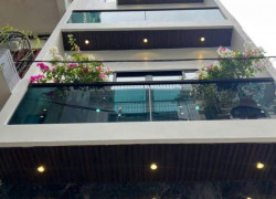 NHÀ XÂY MỚI CẦU GIẤY- 6 TẦNG THANG MÁY- DT 42M2- GẦN Ô TÔ- HƠN 9 TỶ