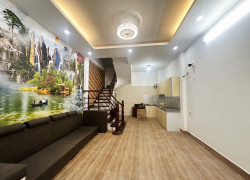 Nhà đẹp Hoàng Hoa Thám gần ngõ thông ô tô 32m² giá 7.2 tỷ