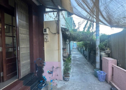 NHÀ 3 LẦU MÁI CHE THANG BTCT - HẺM ÂU DƯƠNG LÂN P3, Q8