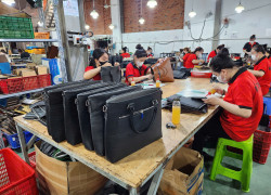 XƯỞNG ĐỒ DA GIÁ TẬN GỐC 💥 luôn có hàng sẵn – nhập sỉ liên hệ mình ngay nha 📲