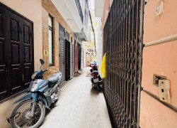 Nhỉnh 10 tỷ nhà vài bước chân là ra Công Viên Cầu Giấy, 5t x 40m2.