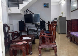 Bán nhà trệt 2 lầu sân thượng 4 pn 4 wc mới đẹp (4.9x11)  hẻm thông thoáng