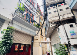 Nhỉnh 15T có nhà phố gần công viên Cầu Giấy, 2 ô tô tránh, ô tô đỗ cửa ngày đêm giao thông thuận tiện Gần đường Láng,