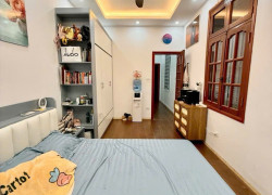 Bán gấp nhà Đội Cấn – ngõ thông, gần phố, kinh doanh nhỏ – 42m² giá 10.8 tỷ