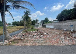 BÁN GẤP LÔ GÓC 2 MẶT TIỀN – TRUNG TÂM THỊ TRẤN BẾN LỨC, LONG AN 🔥