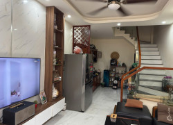 Bán nhà ngõ Hoàng Minh Đạo, Long Biên, 37m2 x 5 tầng, 3PN, Sổ đỏ, giá tốt! LH: 0976766363