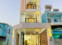 Bán nhà 1 trệt 2 lầu, có sân ô tô, sổ riêng chính chủ ngộp