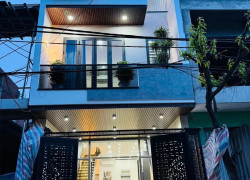 Nhà 3 tầng đường Nguyễn Chích - Diện tích đất = 82,5 m2 - FULL nội thất Y HÌNH