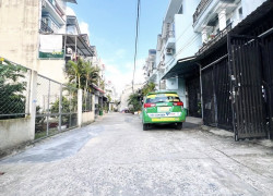 Nhà đẹp ở ngay - Khu Phân lô đường HUỲNH THỊ HAI, Diện tích 74m2 (4 x 19), hẻm 6m, gần Đại học Giao thông vận tải. Giá