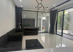 CẦN BÁN NHÀ ĐẸP 3 TẦNG – HỒ BƠI TRONG NHÀ – MẶT TIỀN RỘNG – KHU DÂN TRÍ CAO