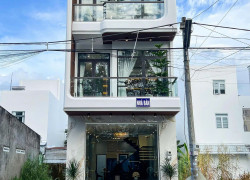 Thanh toán 400 triệu có ngay căn nhà 3 tầng ngay Đinh Đức Thiện