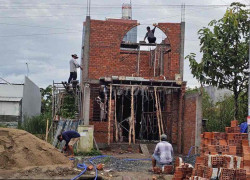 Nhà 1 trệt 2 5x17 lầu đang thi công giá 1.8 tỷ thương lượng