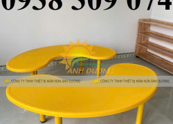Bàn nhựa vòng cung nhập khẩu, bàn bán nguyệt mầm non