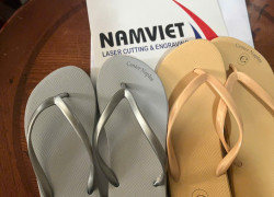 Dép khắc laser theo yêu cầu - bền đẹp