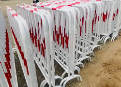 Hàng rào di động 1mx2m, Hàng rào barie gắn bánh xe, Hàng rào phản quang