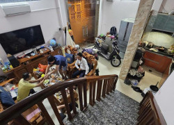 Bán nhà Đê La Thành dân xây, 31m 5 tầng 9,9tir- trung tâm kết nối khu vực Đống Đa