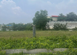 Bán lô đất thổ cư 6x25 nằm trên trục DT830 giá 1.7 tỷ thương lượng